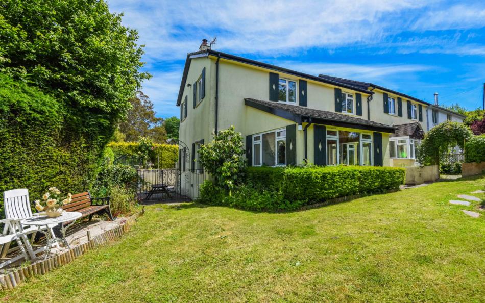 Orchard View holiday home sleeps 12 in South Pool