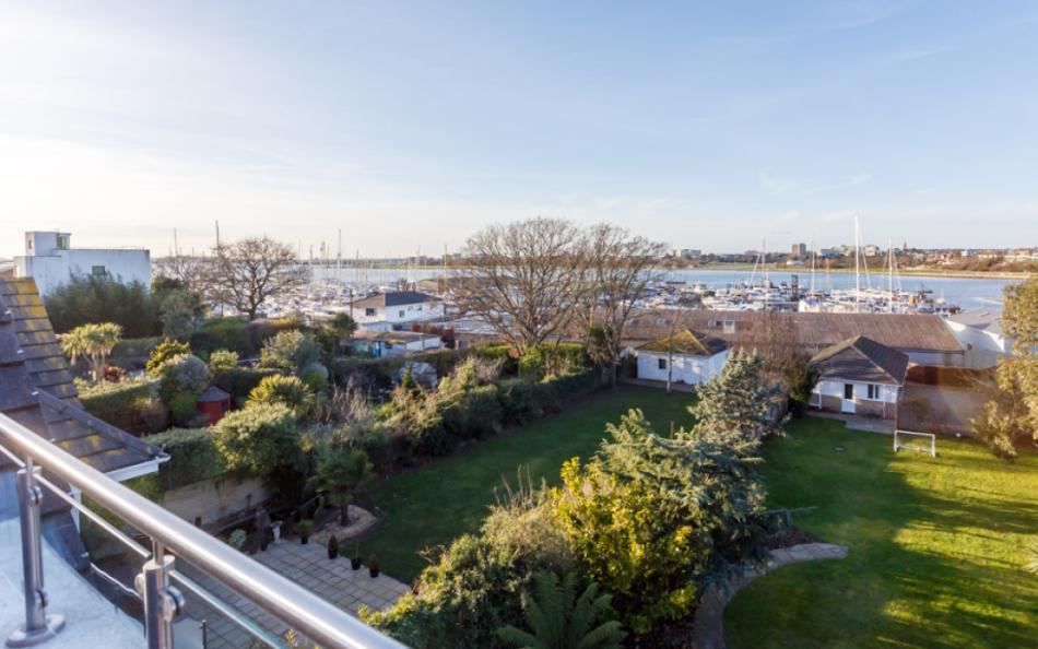 Garden and views at Harbour Lights