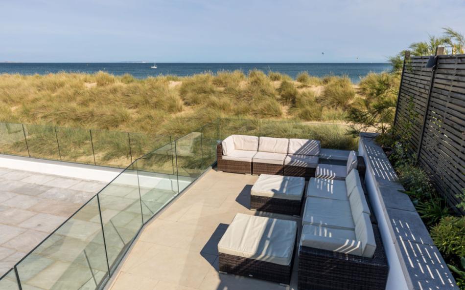 outside seating at Bay Harbour View No.2