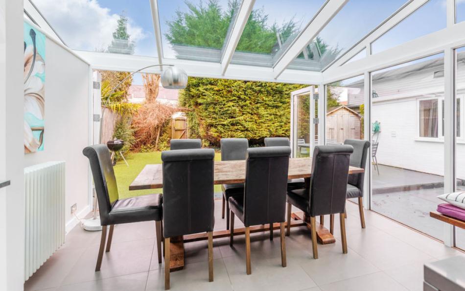 Large dinning table at Broad Reach