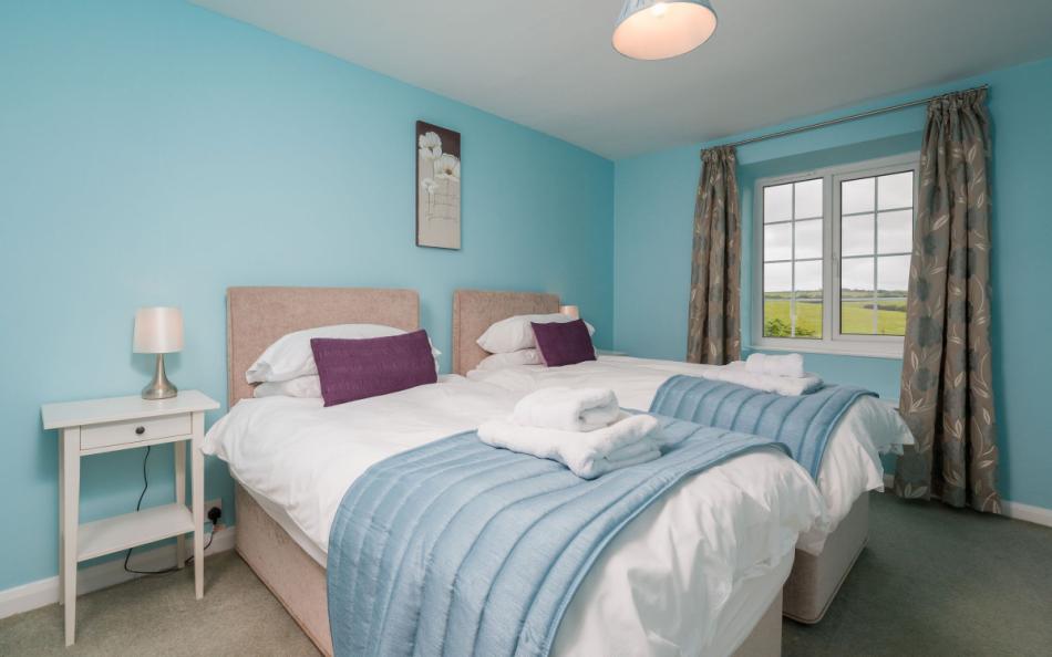Bedroom 2 - twin bedroom at Coombe Park