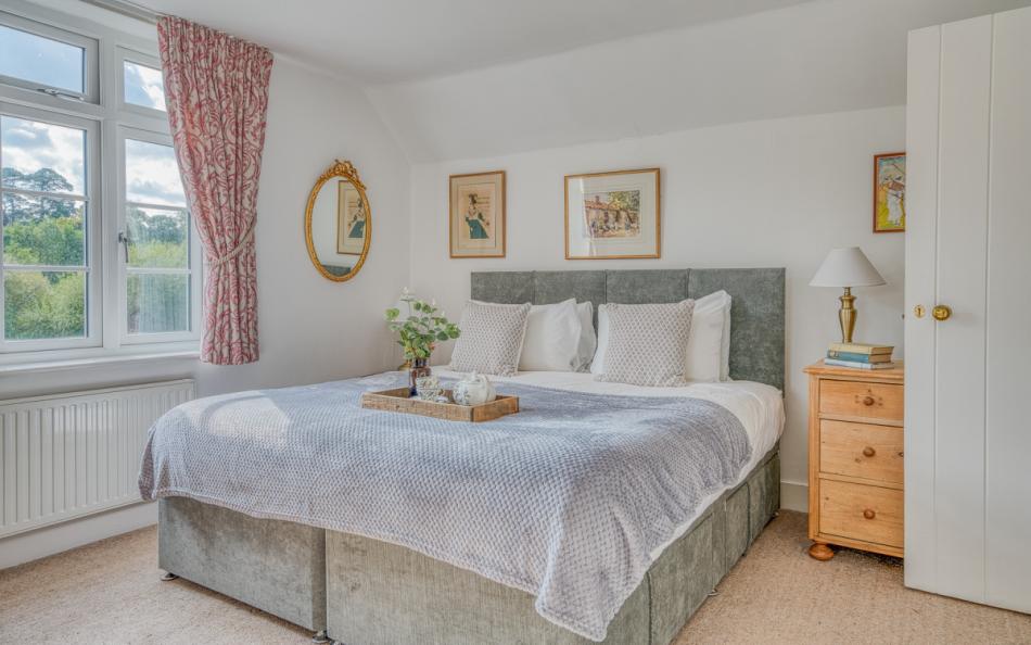 master double bedroom at Moonfleet Cottage