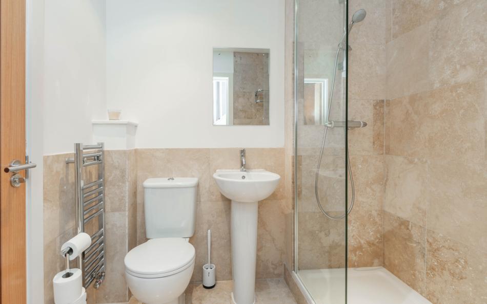 second view of the en-suite
