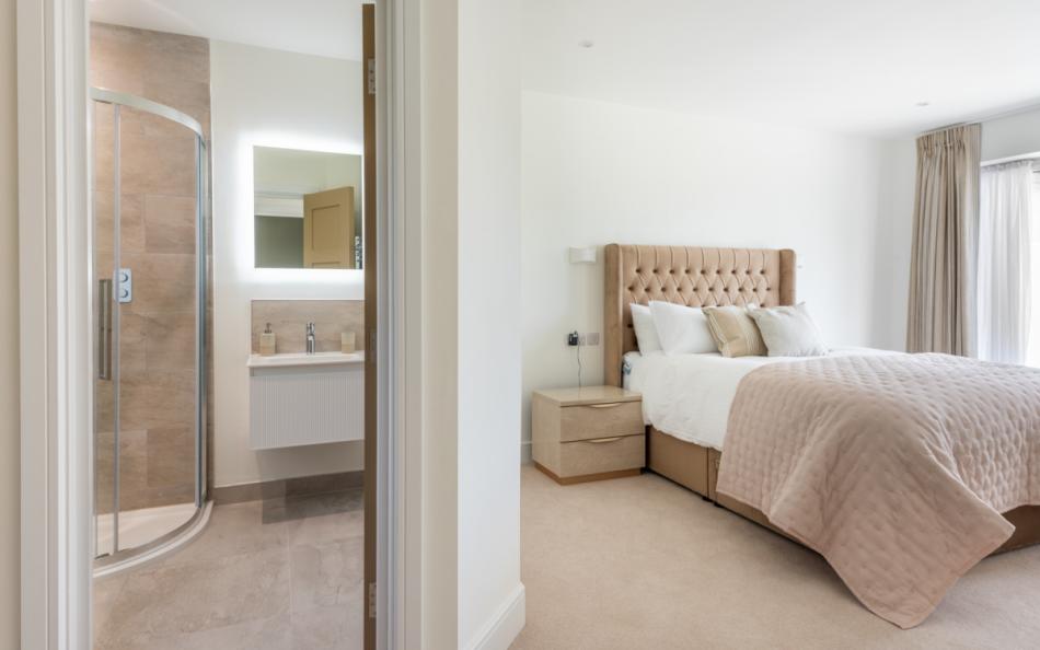 En suite bathroom at Meadow Rise 