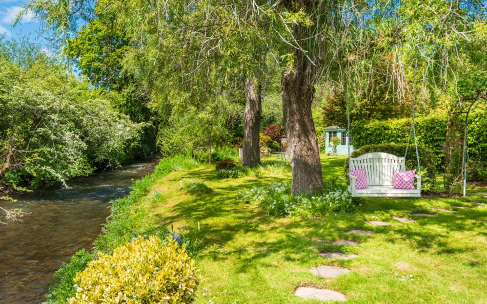 the gardens at Bow Bridge House