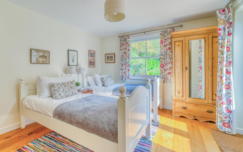 twin bedroom at Ivy Cottage