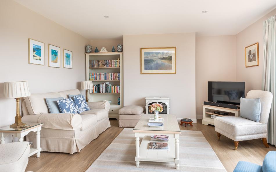 Another view of the lounge at 10 Old Rectory Gardens