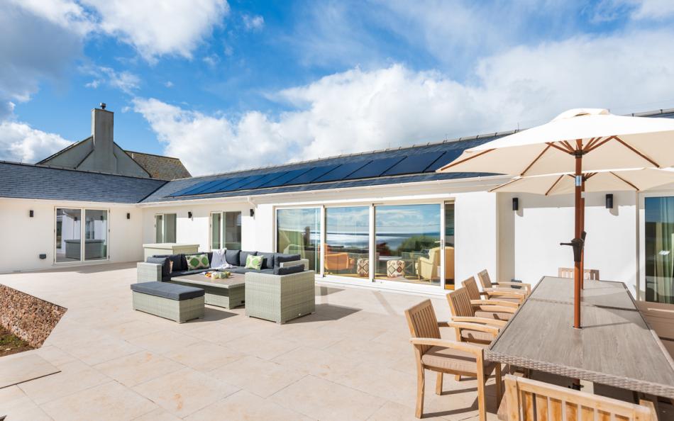 Outdoor seating at Longstone holiday cottage