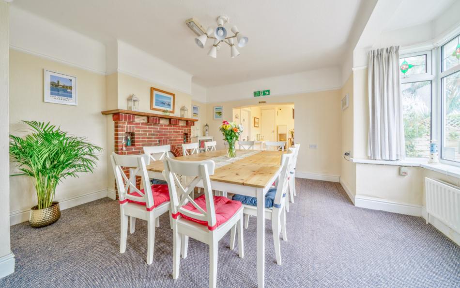 large dining table at Beech Lodge
