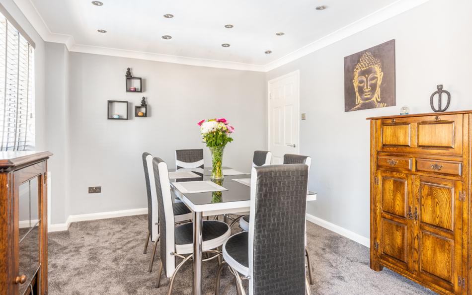 The dining room at 1 crestfields