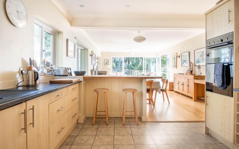 The well equipped kitchen at Fairyfield