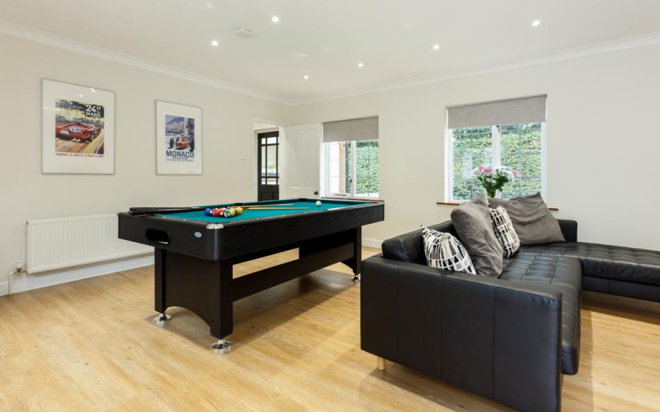 pool table in games room at Thatchby Oak