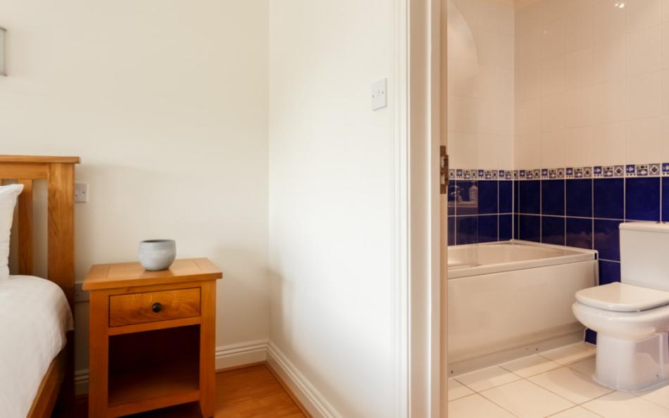 Seascapes No.2 bedroom with en-suite bathroom