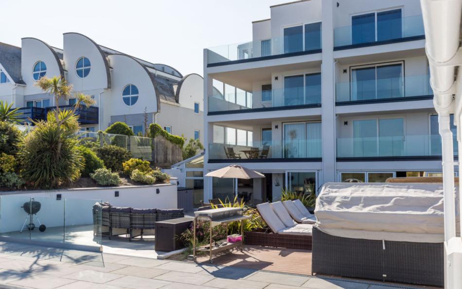 exterior of Bay Harbour View No.2