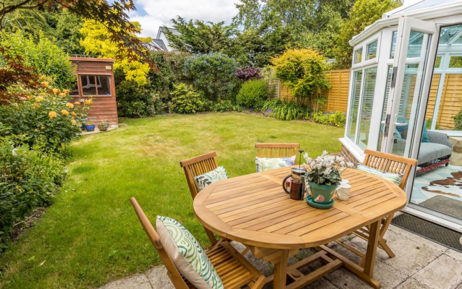 Lee Shore house in Milford on Sea near Lymington, sleeps 8 guests