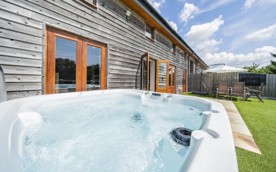 hot tub holidays at Goesmere Barns