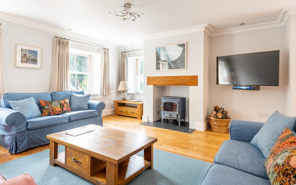 Another look at the lounge at Burnt House