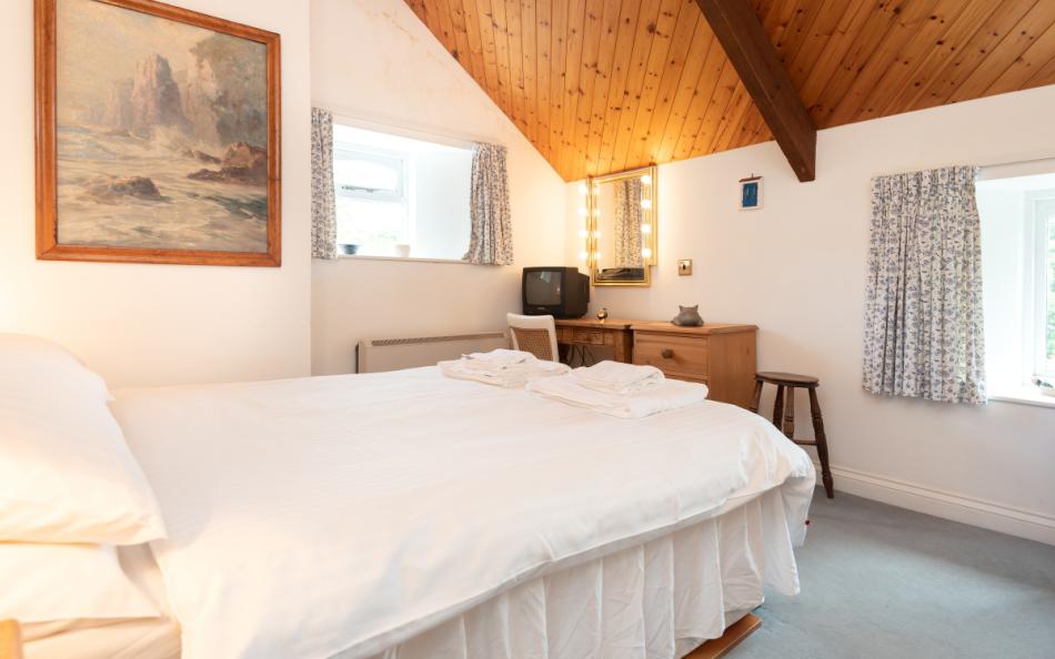 The master bedroom in Apple Tree