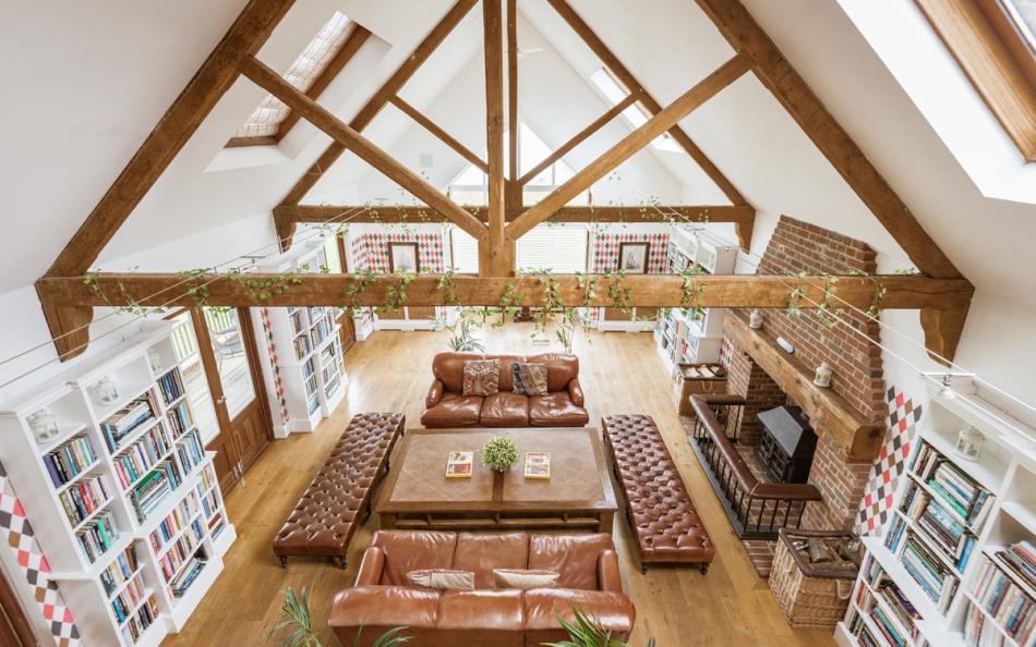 lounge with bookshelves at the Captain's House