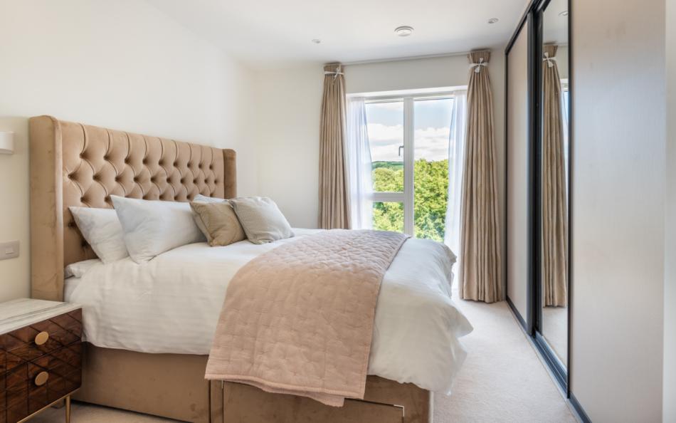 Second floor estuary views -Bedroom 2 in Larkrise