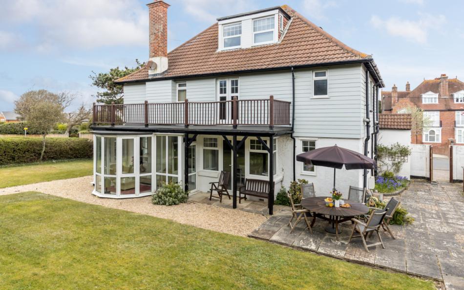 exterior of White Lady large holiday cottage near Lymington sleeps 10