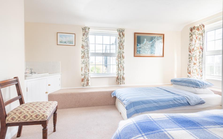 Twin bedroom at Clovelly Cottage