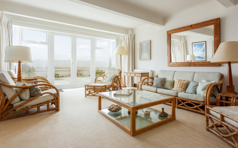 lounge to balcony at Utopia No.1