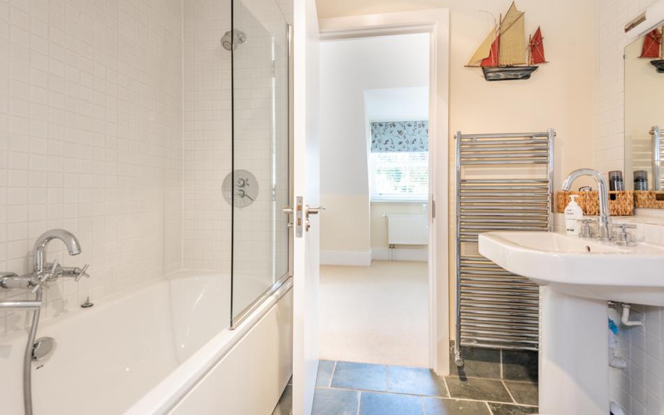 Master bedroom ensuite at 11 Combehaven 