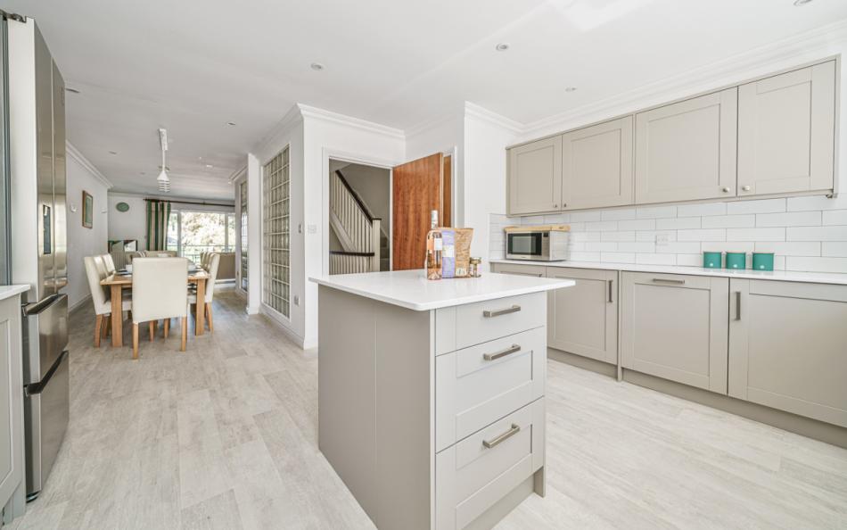 Seascapes No.2 kitchen with island