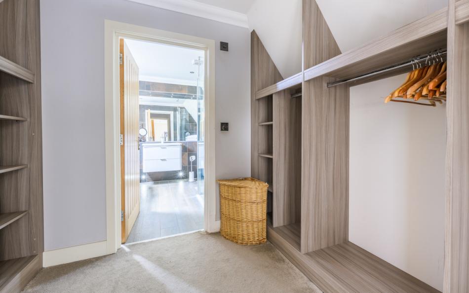 Large wardrobe at Summer Pines