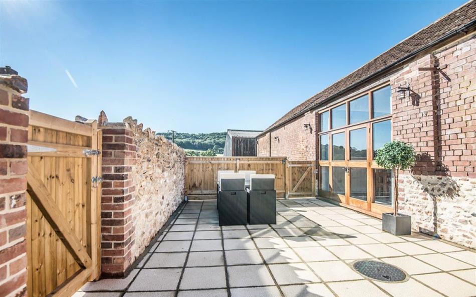 Berry's Barn in Colyton, Devon. Large holiday cottage sleeps 8 people.