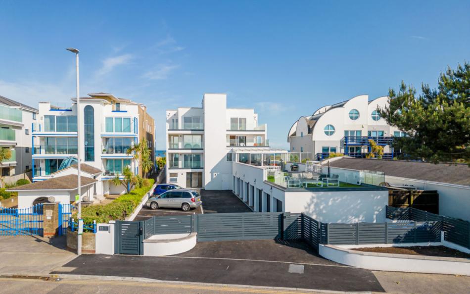 Bay Harbour View No.2 in Sandbanks in Poole, sleeps 8, large group holiday house