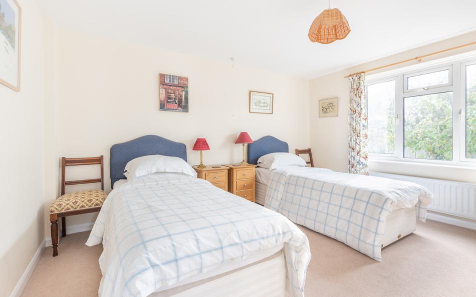 Twin bedroom at Clovelly Cottage