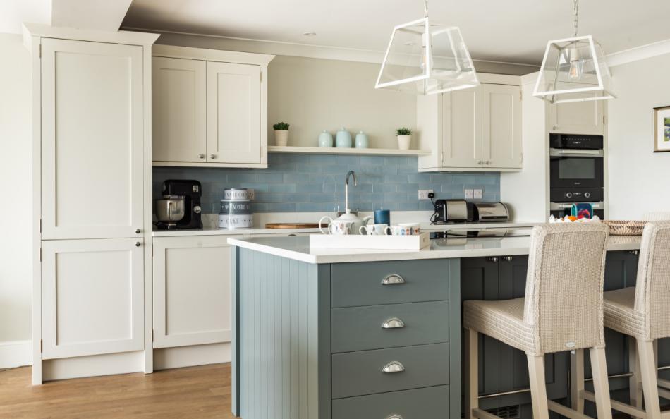 Kitchen island at Drifters