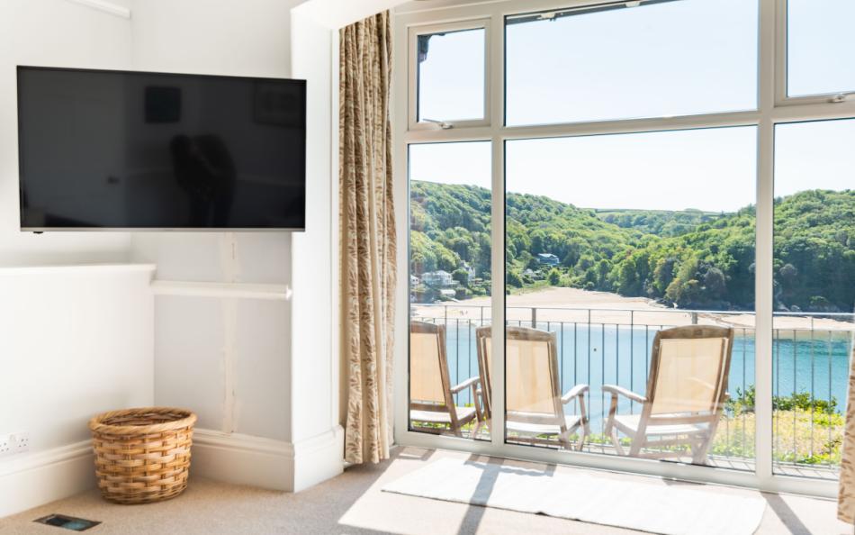 sea views and the beach at The Ridings in Slacombe