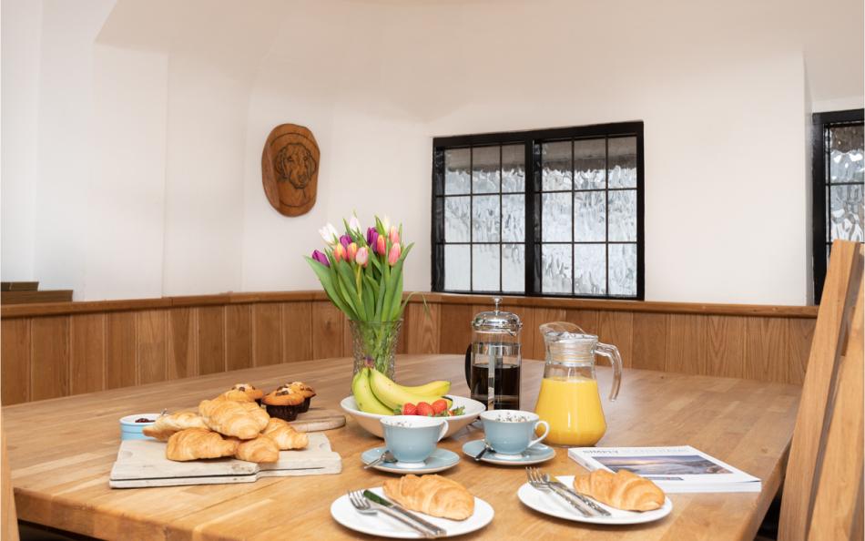 Breakfast table at Home Cottage 