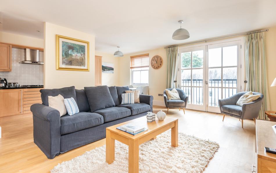 Another view of the sitting room at 11 Combehaven 