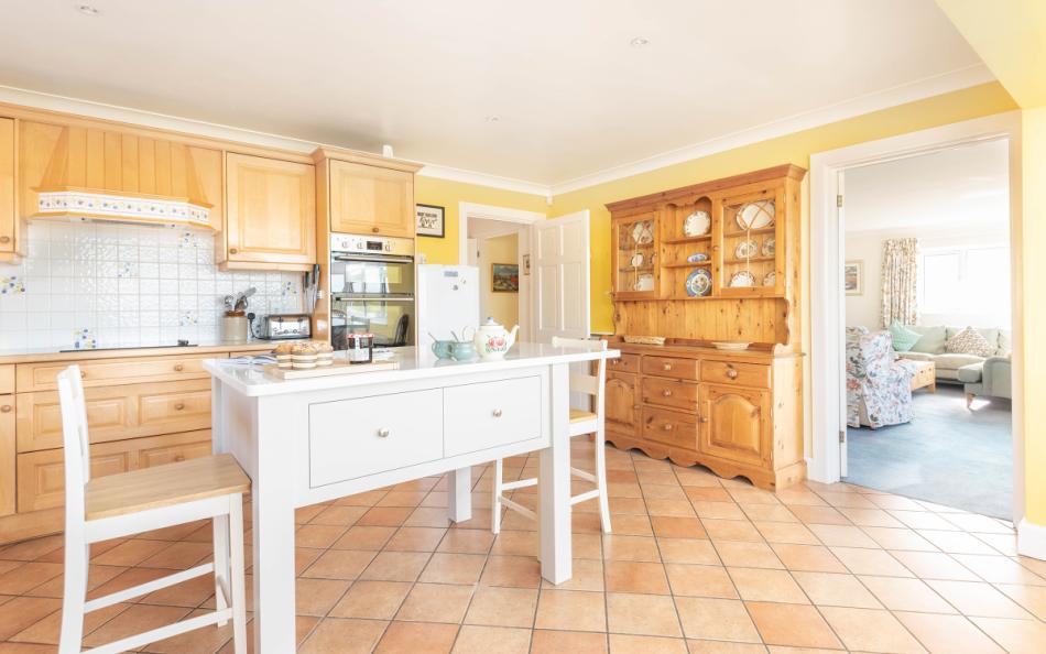 Breakfast bar within the kitchen diner at Double Gates 