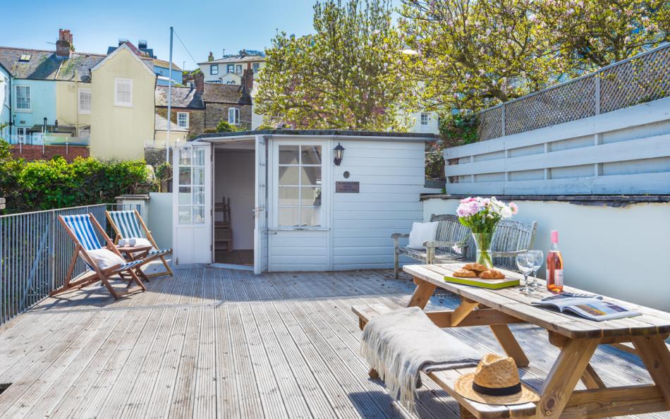 The sunny upper deck at 1 Kings Cottages