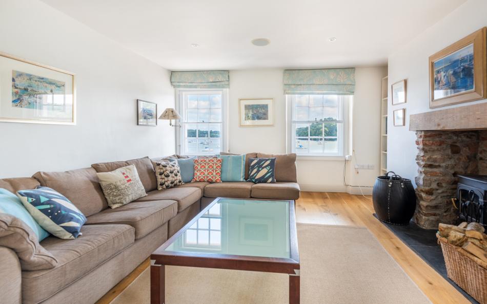Separate sitting room at Dunedin Cottage