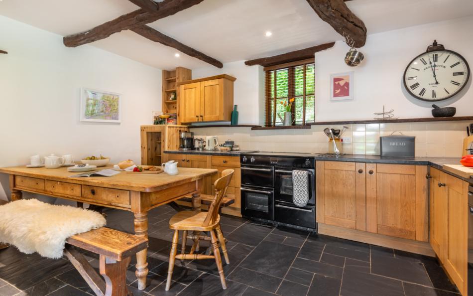 kitchen with dining table at Coulscott House