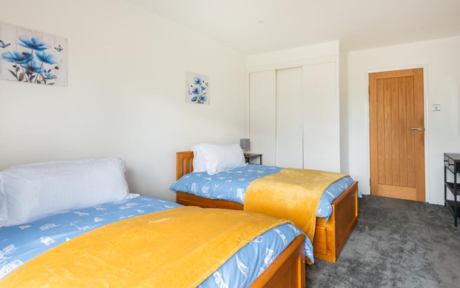 second view of the twin bedroom