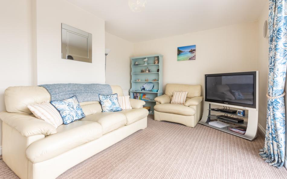 The comfortable sunny lounge at Hillsview