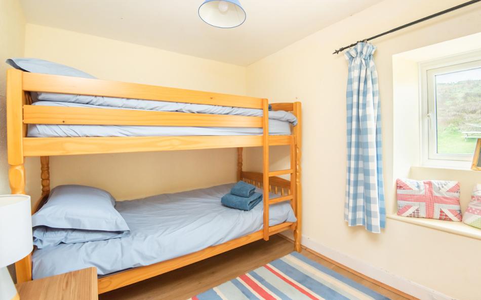 Bunk bedroom 1 at Camac Cottage 