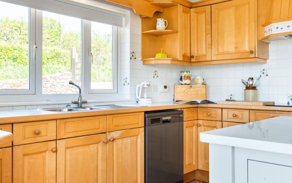 Large country style kitchen at Double Gates 