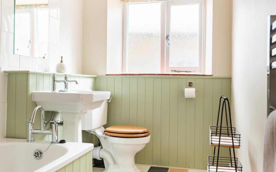 Bathroom at Apple Barn 