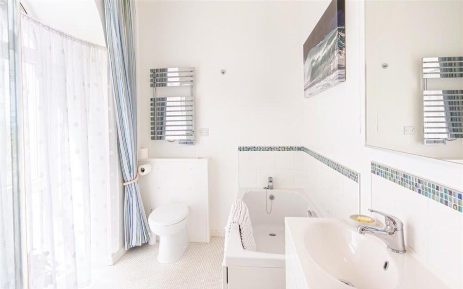 Family bathroom at Providence House