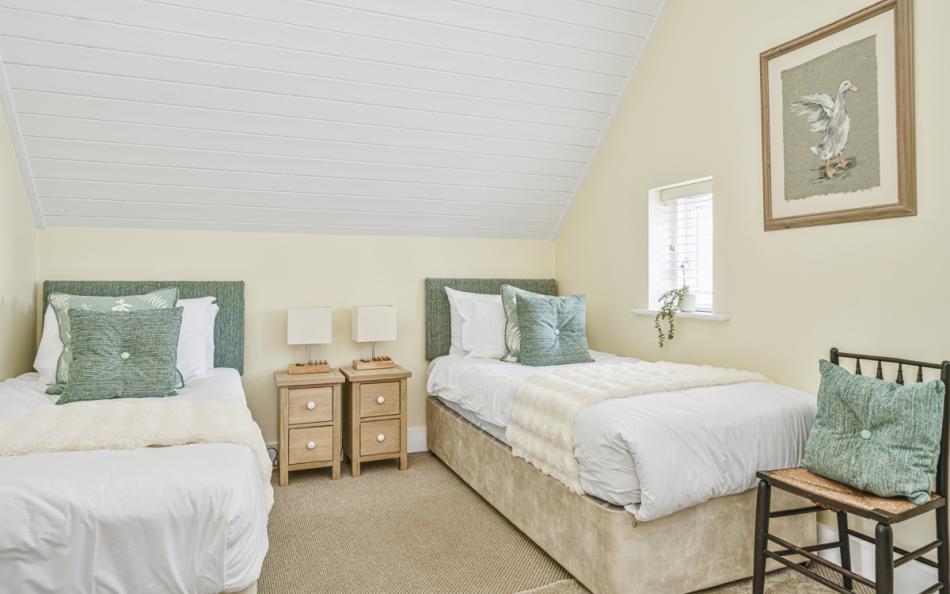 Twin bedroom at Boathouse 