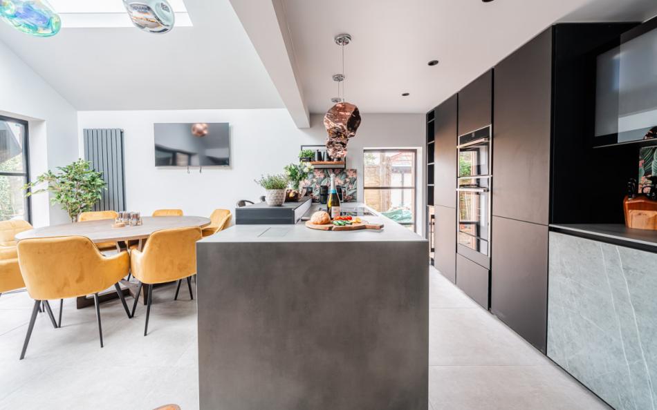 kitchen and dining area at Fiddlesticks Cottage
