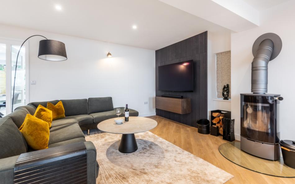 A perfect holiday home by the sea, with a log burner at Agincourt
